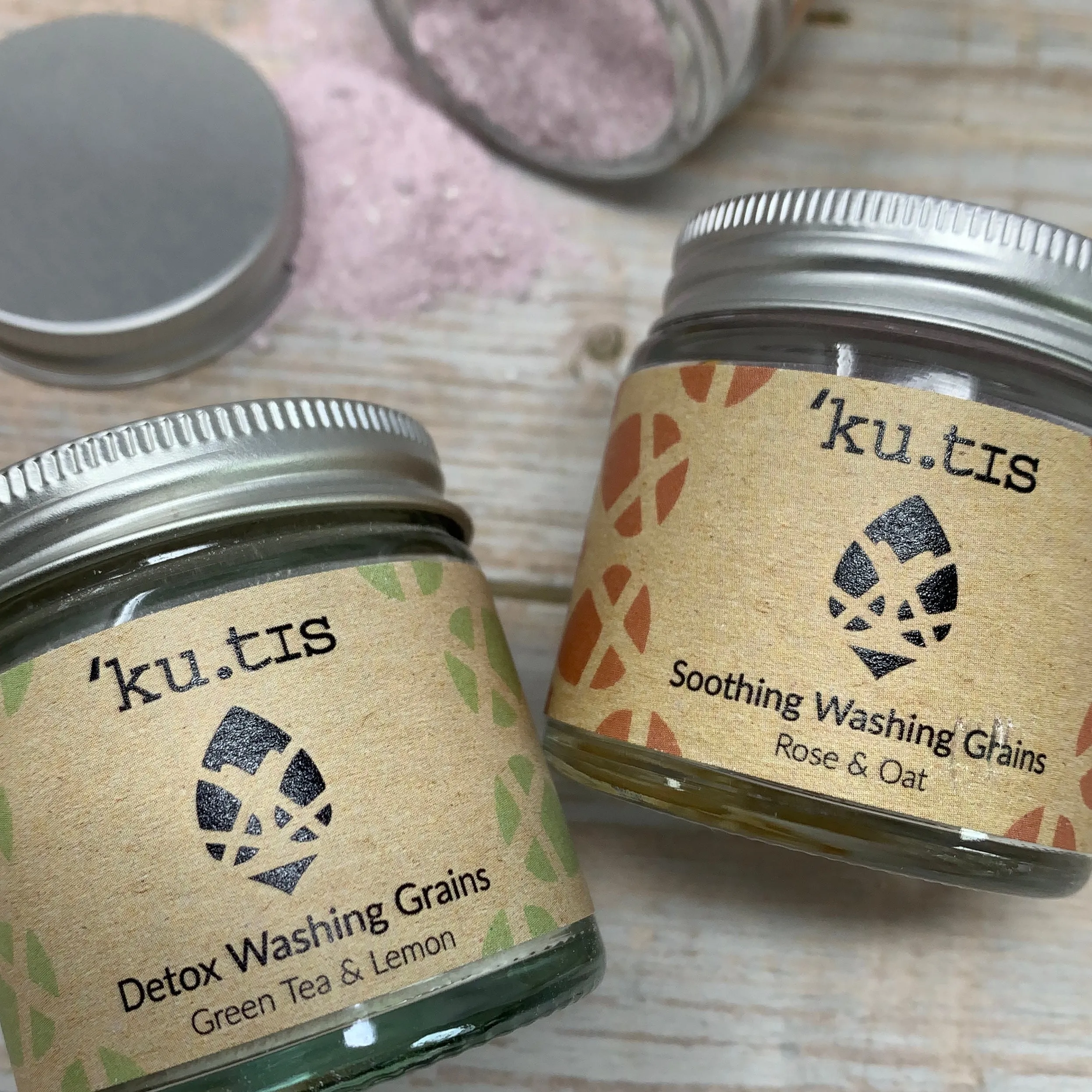 Organic Washing Grains, Gentle Face Scrub, Kutis